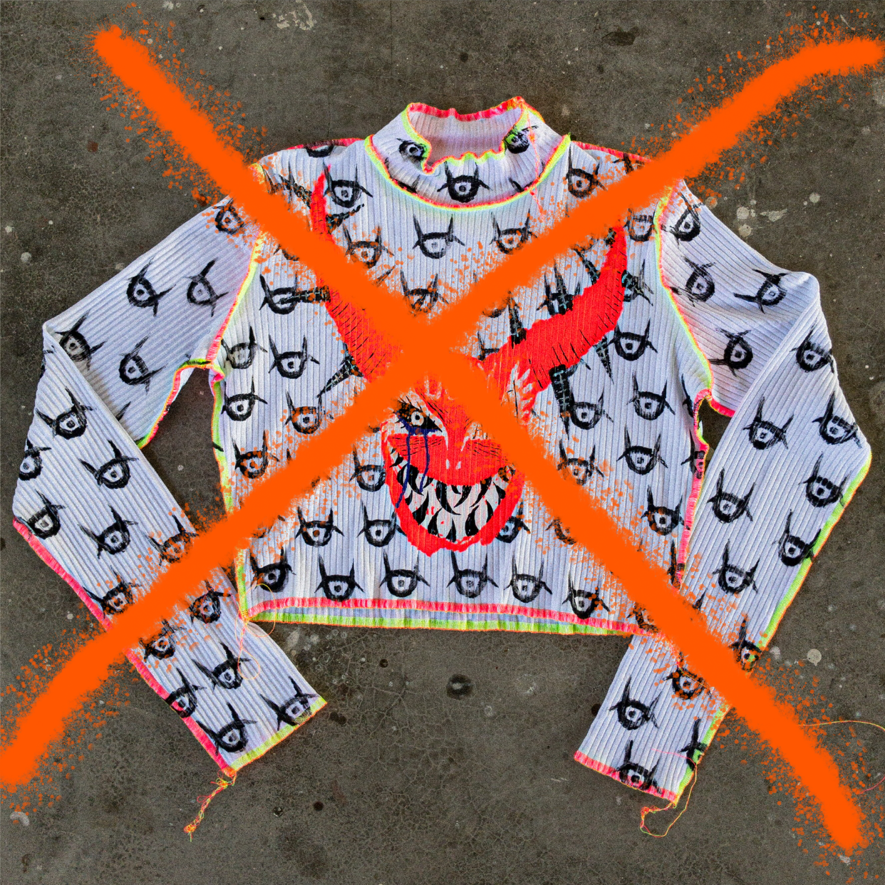 Cropped Manga Comprida "Cute Devil"