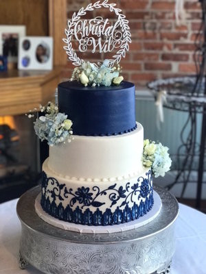 Navy Blue Patterned Floral Buttercream Wc009