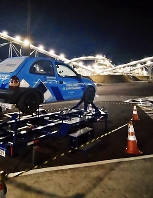 Simulador de Capotamento