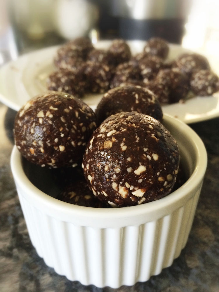 RECIPE Chocolate Date Balls
