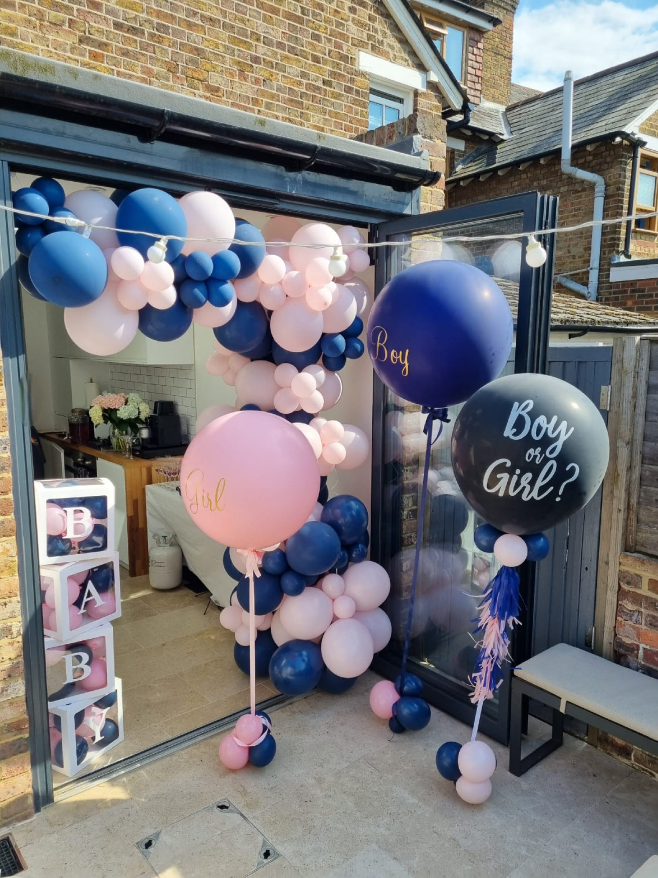 Balloon Setup Confetti Party Guildford