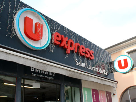 Devanture de U-Express de St-Laurent du Var qui gagne des degrés à l'intérieur du bâtiment grâce à Azur Reflect