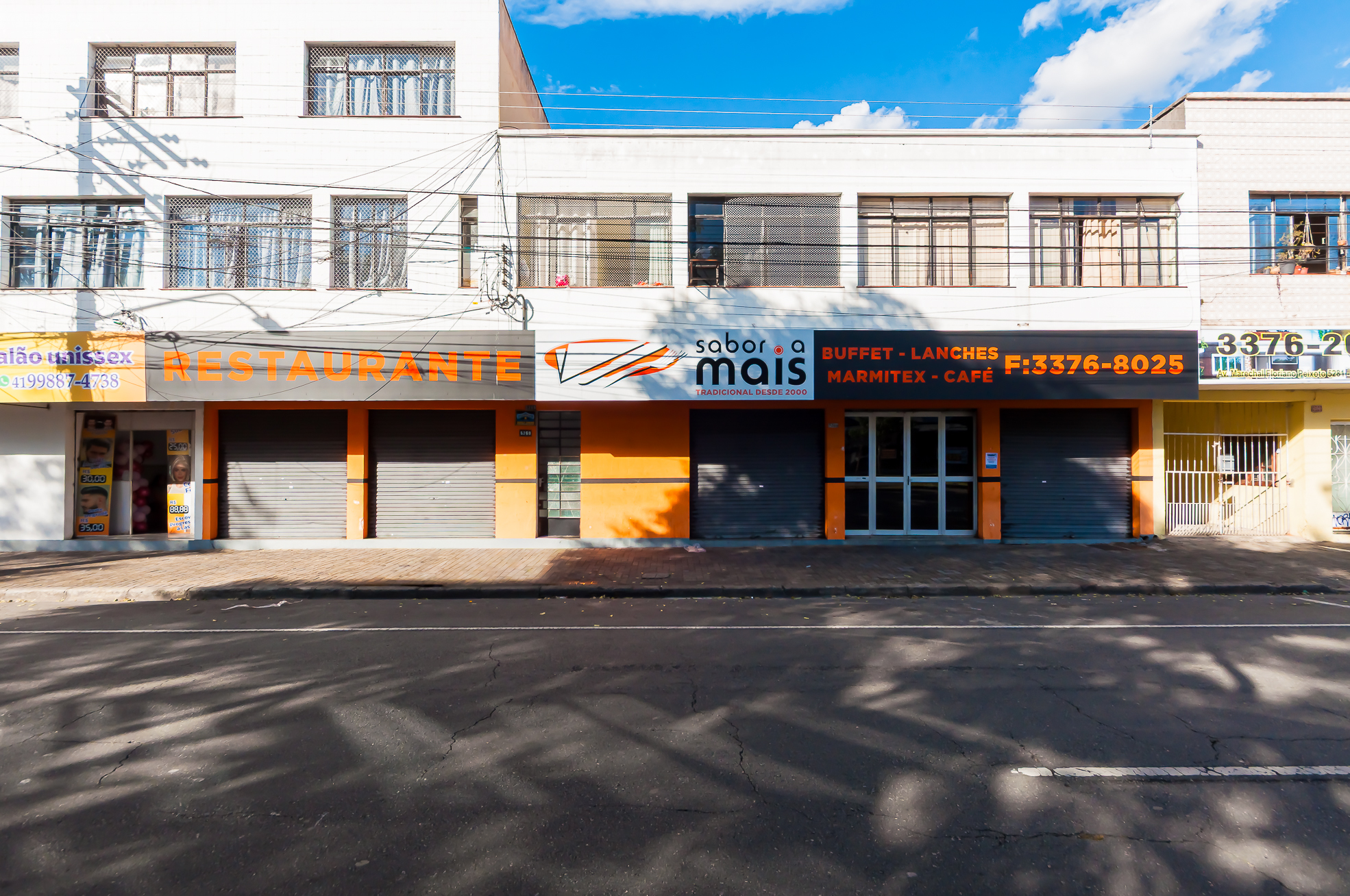 Fachada do Ponto Comercial no Hauer