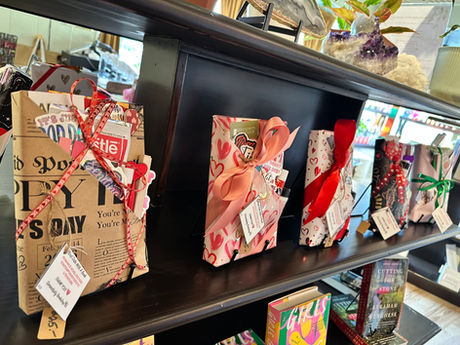 7 Thoughtful Gift Ideas for Book Lovers