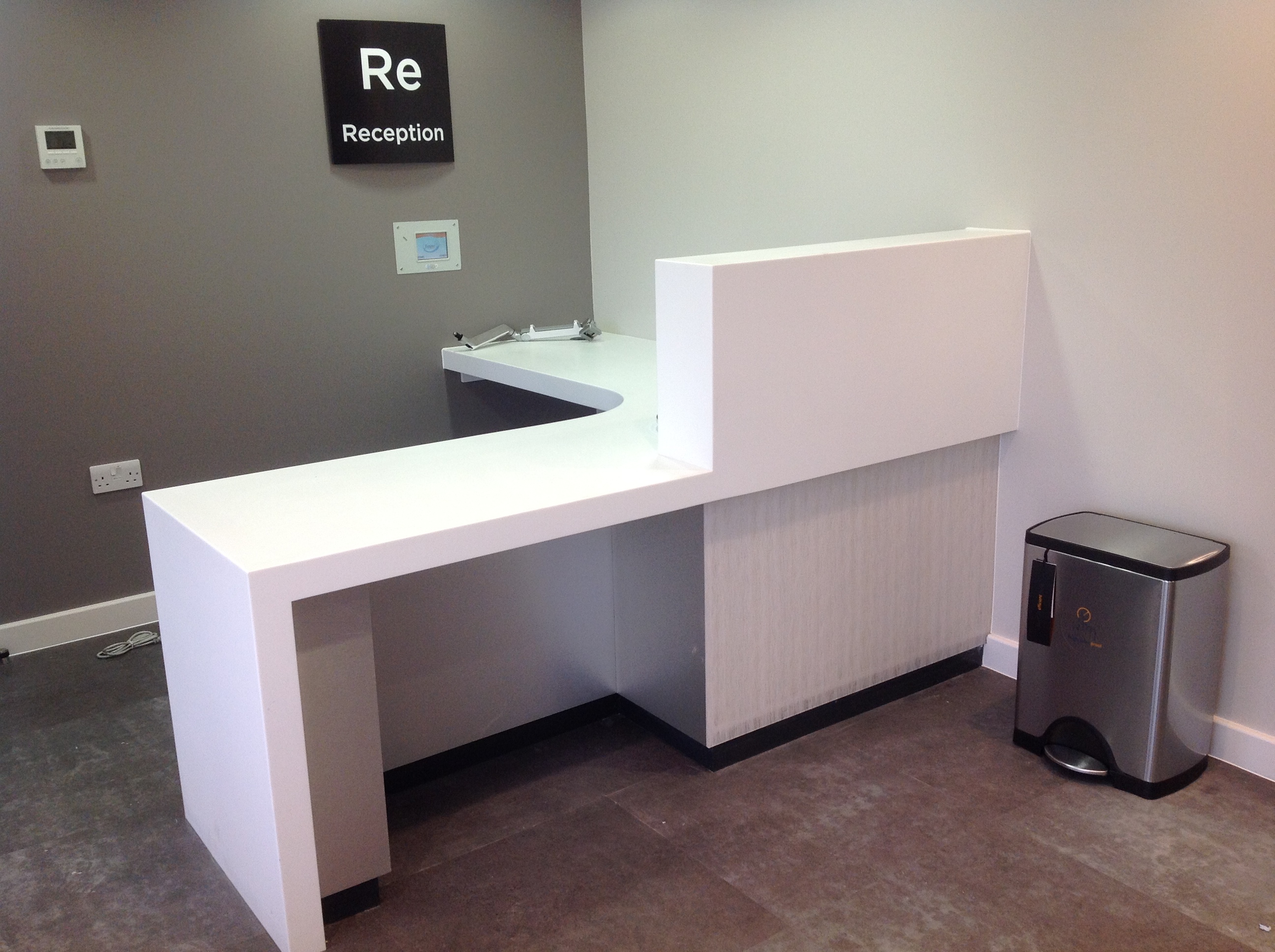 RECEPTION COUNTERS MANUFACTURERS & SUPPLIERS MANCHESTER Lab UK
