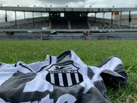 Central é punido com três jogos de portões fechados e multa por caso de racismo na Série D