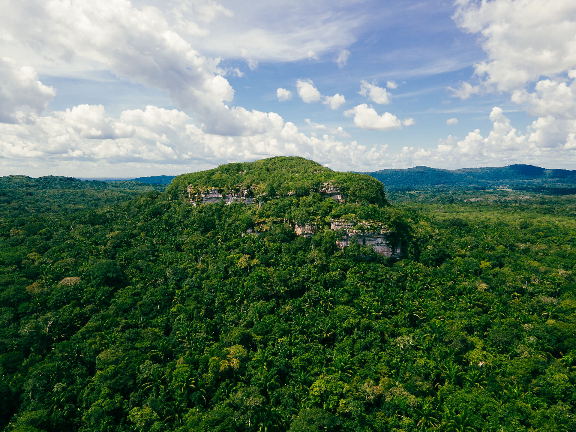 Cerro Azul - La Lindosa
