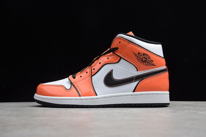 J AIR JORDAN 1 MID SE TURF ORANGE
