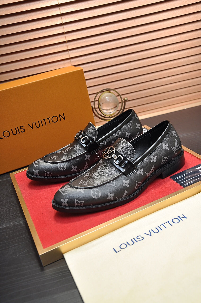 Louis Vuitton Men's Shoes 40125