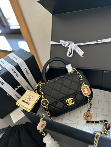 Gold Hardware Chanel Boy Bag 2020 CHANEL BOY TWEED GOLD BAG Golden