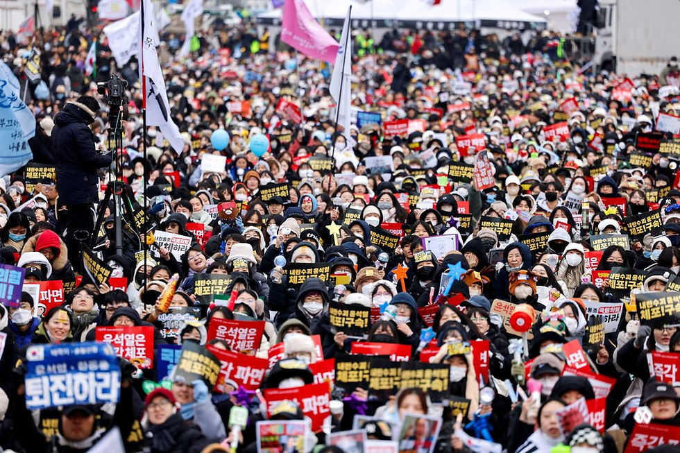 Protesters attend a rally against South Korea's impeached President Yoon Suk Yeol, who declared martial law, which was reversed hours later, in Seoul, South Korea, December 21, 2024. REUTERS/Kim Soo-hyeon Purchase Licensing Rights