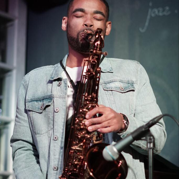 Live Music: Aaron Qman