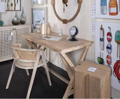 Thumbnail: Writing Desk