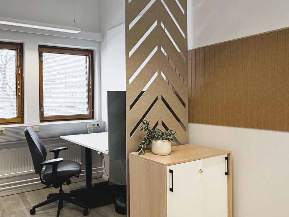 sisustussuunnittelu työtilaan_toimistoon_jyväskylä_sisustusarkkitehti_hinta_viihtyisä_toimisto_viherkasvit