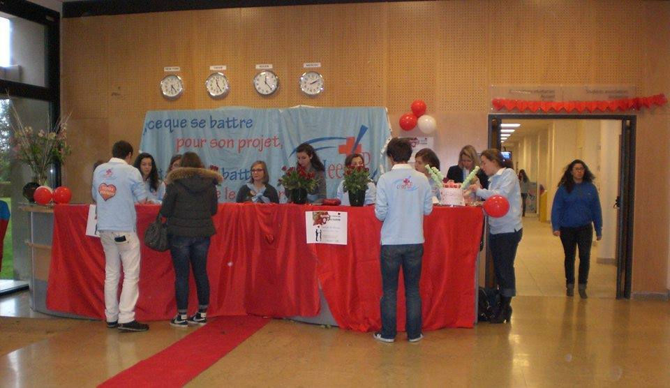 Préparation du hall de l'école