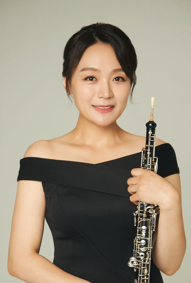 Jiyoon Oh (1)_edited_edited.jpg