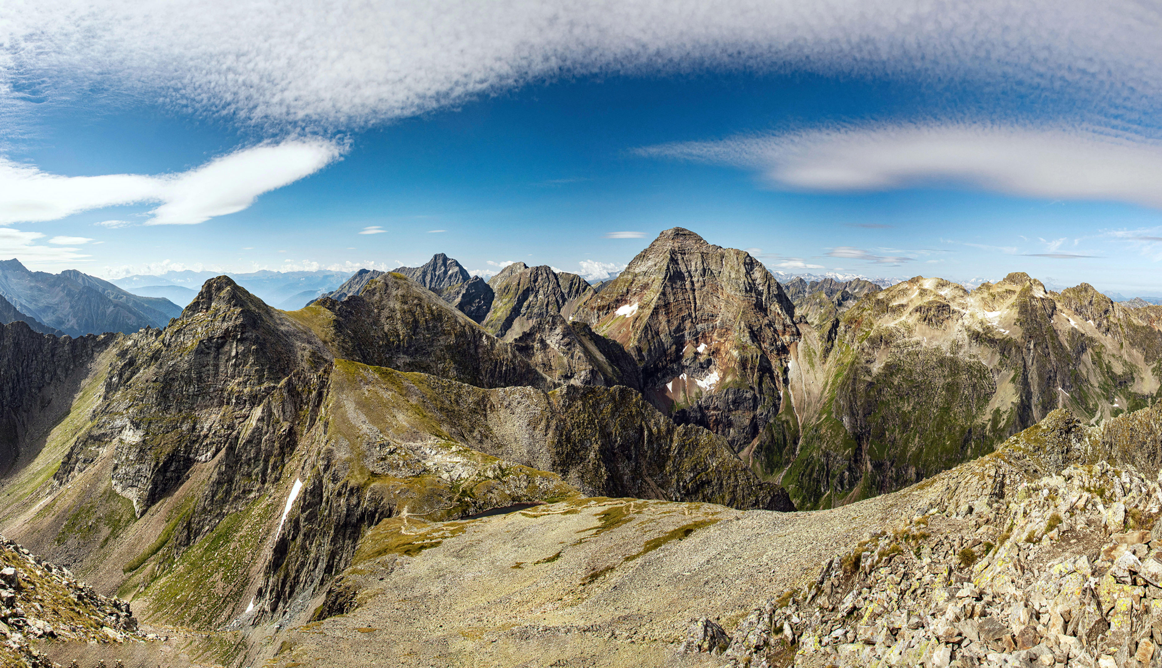 Greifenberg (12522x7200px)