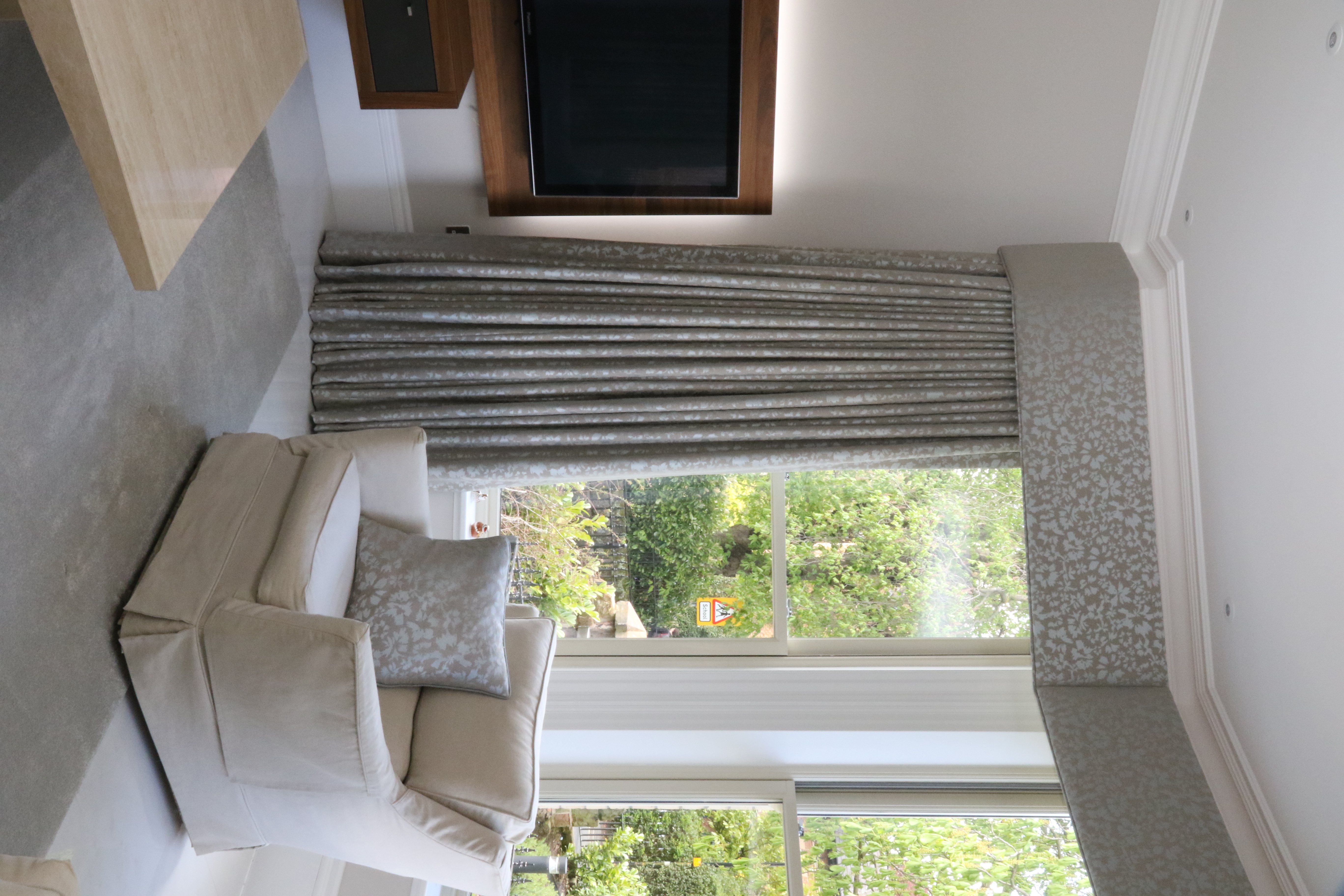 Custom made pelmets, Hale