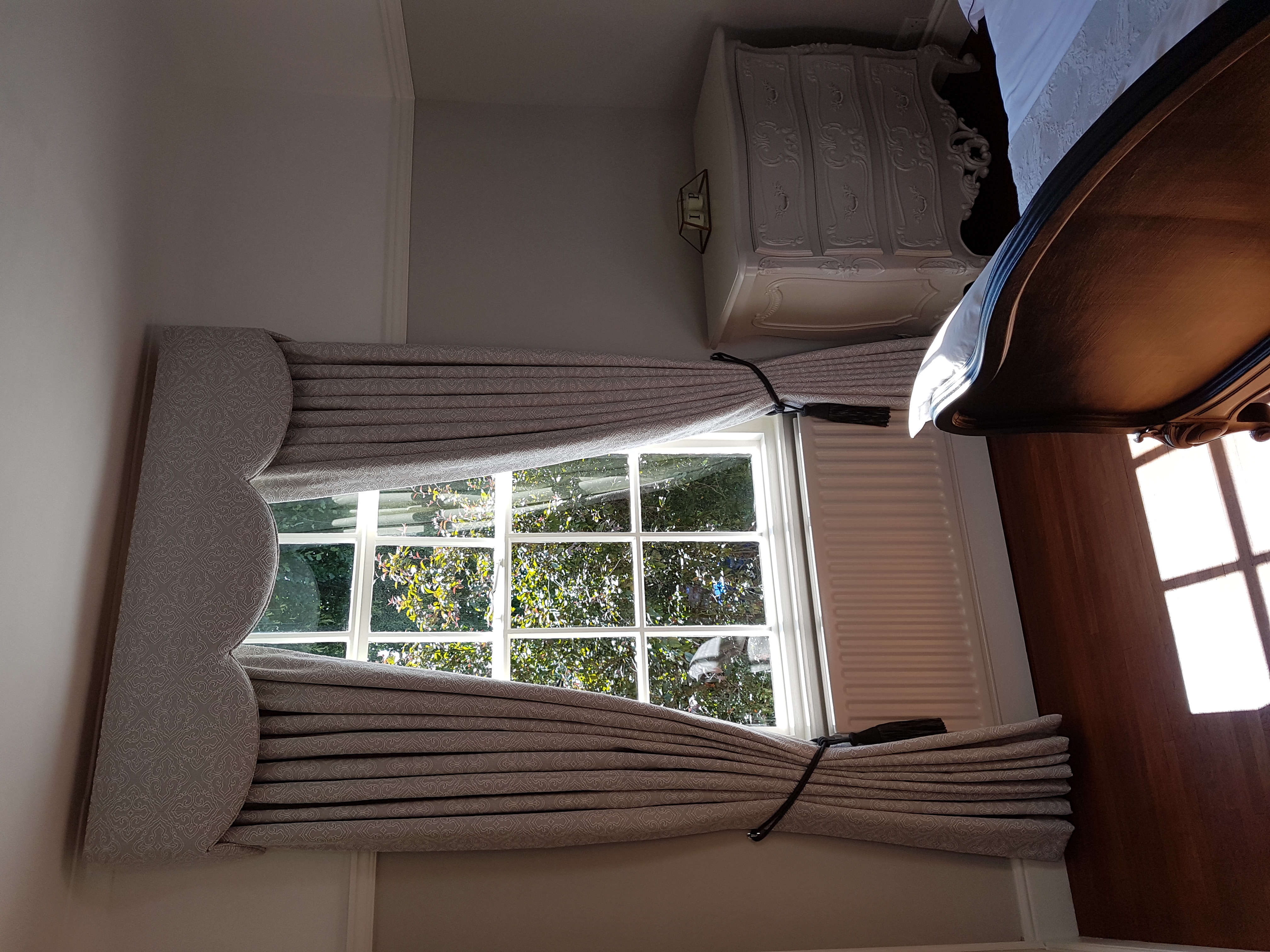 Made to measure curtains, Hale