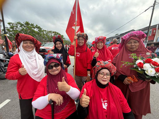 Wanita HARAPAN 'bertelepuk' iring calon ke Dewan Seri Rembau