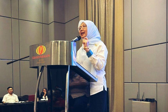 Pengerusi MPN Johor, Dr Zaliha berucap pada Program Rapat Umum 27 Tahun Reformasi