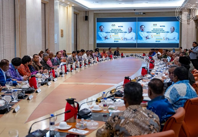 DS Anwar mempengerusikan sesi dialog khas bersama pimpinan masyarakat India di pejabat Perdana Menteri