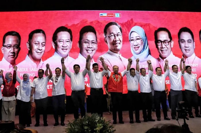 Barisan 10 calon KEADILAN yang menggalas cabaran PRN Sabah ke 17