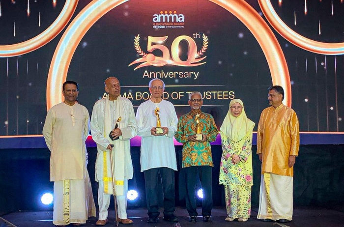 Dr Wan Azizah (dua dari kanan) di majlis Sambutan Jubli Emas Persatuan Malayalee Seluruh Malaysia