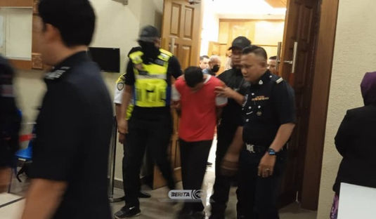 Penuntut dituduh pijak al-Quran dibuang universiti