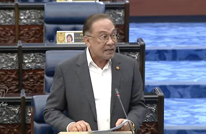 PM Anwar menerangkan perihal sempadan darat Malaysia-Indonesia di Dewan Rakyat