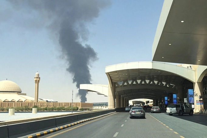 Serangan terhadap Lapangan Terbang Antarabangsa King Khalid, Arab Saudi. Kredit foto: Aljazeera