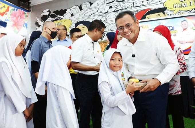 DS Amirudin pada Program Nutrisi Selangor (NutriSel) di SMK Telok Panglima Garang, Kuala Langat