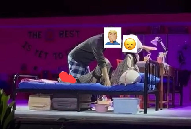 Persembahan kontroversi dalam pertandingan Karnival Teater (KARVITER) di UM, baru baru ini