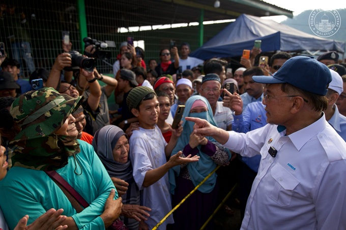 Mangsa kebakaran Sandakan: PM janji bantuan menyeluruh