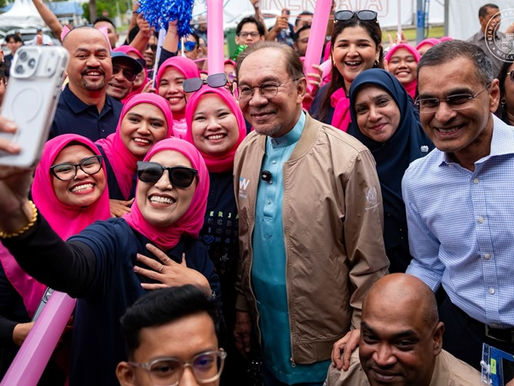 Gelagat Gambar Bersama PMX di Sebalik Isu Peruntukan Parlimen
