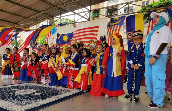 Sambutan Hari Kebangsaan yang disekalikan dalam program Kongsi Rezeki Free Market tingkatkan semangat perpaduan antara kaum dalam komuniti PPR Ulu Pudu, Cheras, Kuala Lumpur