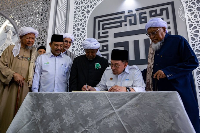 Komitmen PM Anwar bantu rakyat rentasi fahaman politik, sempadan negeri