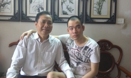 Một người mù / điếc cần được giúp đỡ