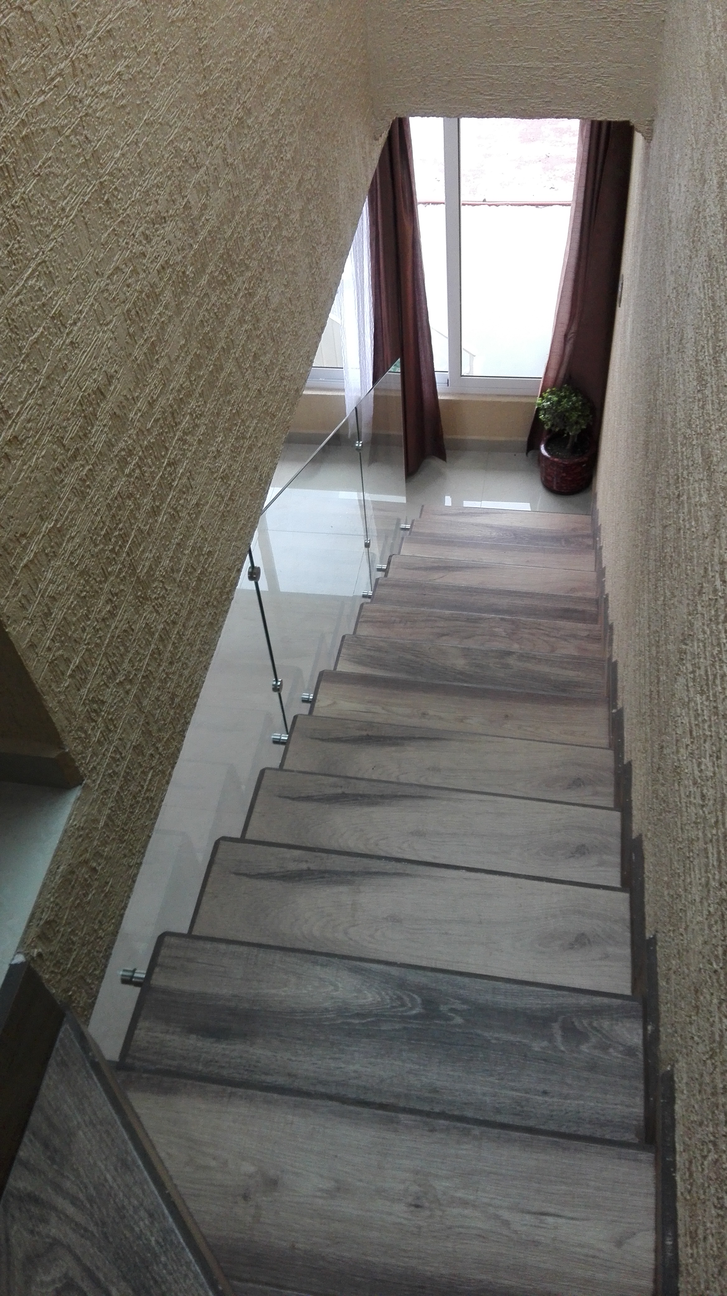 barandal con conetores escalera dentro