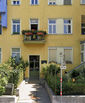 Haus und Eingangstüre 1020, Venediger Au 3