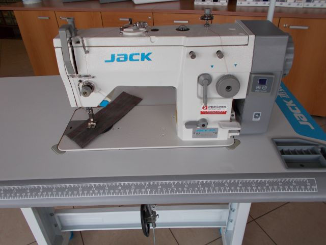 Miniatura: Machina per cucire artigianale Jack 20U zigzag usata