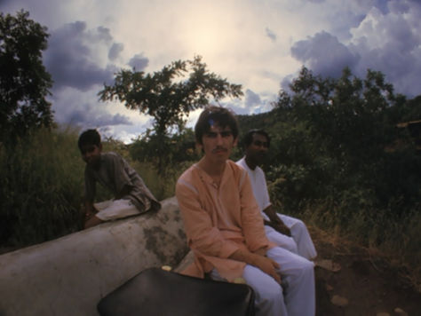 כמה נהנה ג'ורג' להשתחרר מהעול להיות ביטל