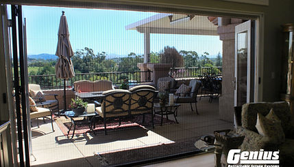 Genius zigzag retractable screen for bi-folding doors