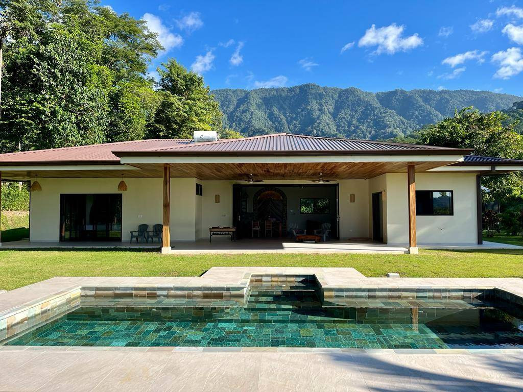 Architect-Finished Villa with Pool in Ojochal property photo 2