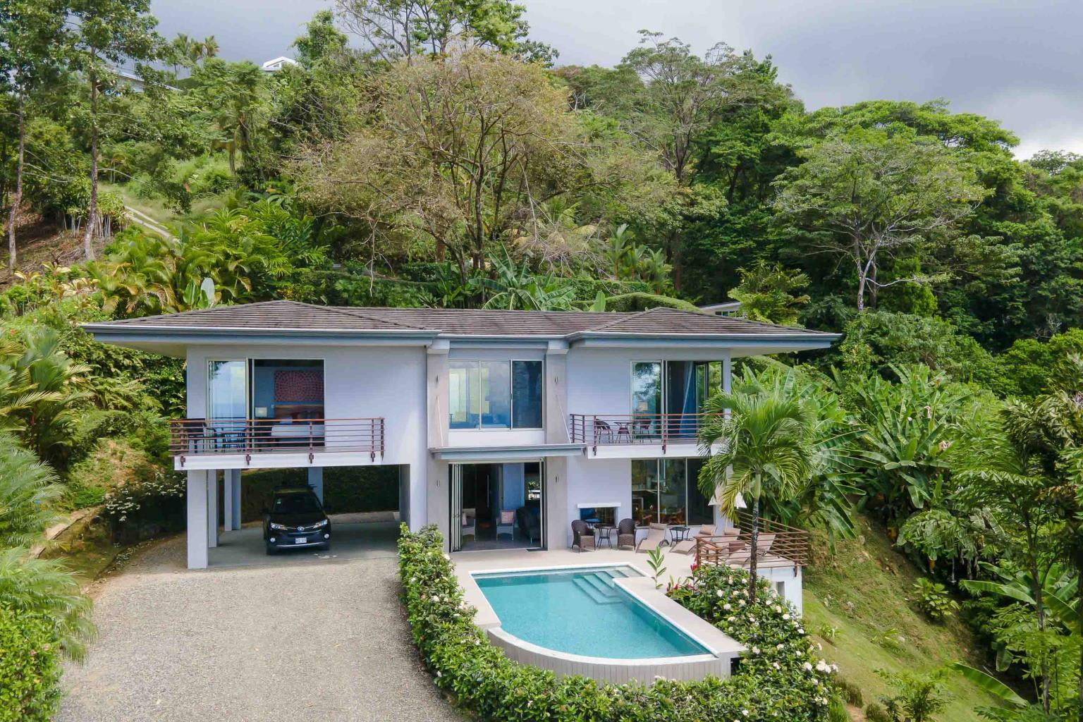 Ocean View Villa in Pinuela with Guest House in Dominical, Costa Rica