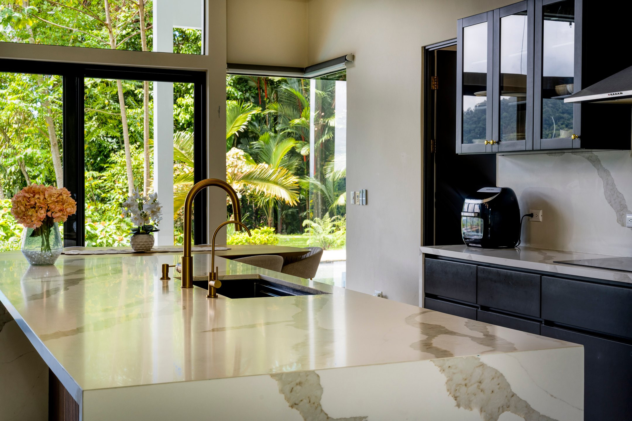 Luxury Estate in Manuel Antonio property photo 4