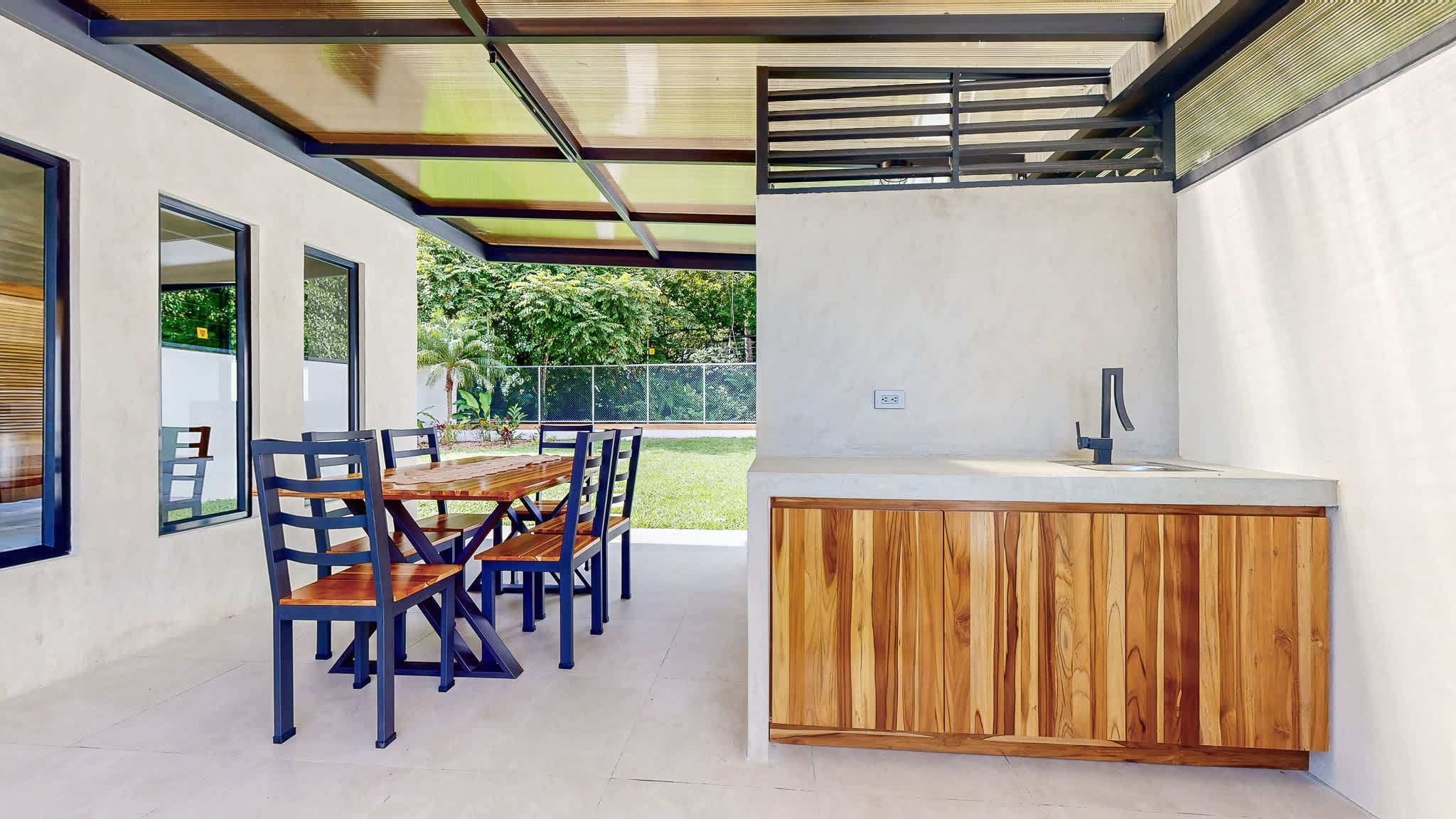 New 3-Bedroom Home in Uvita property photo 2