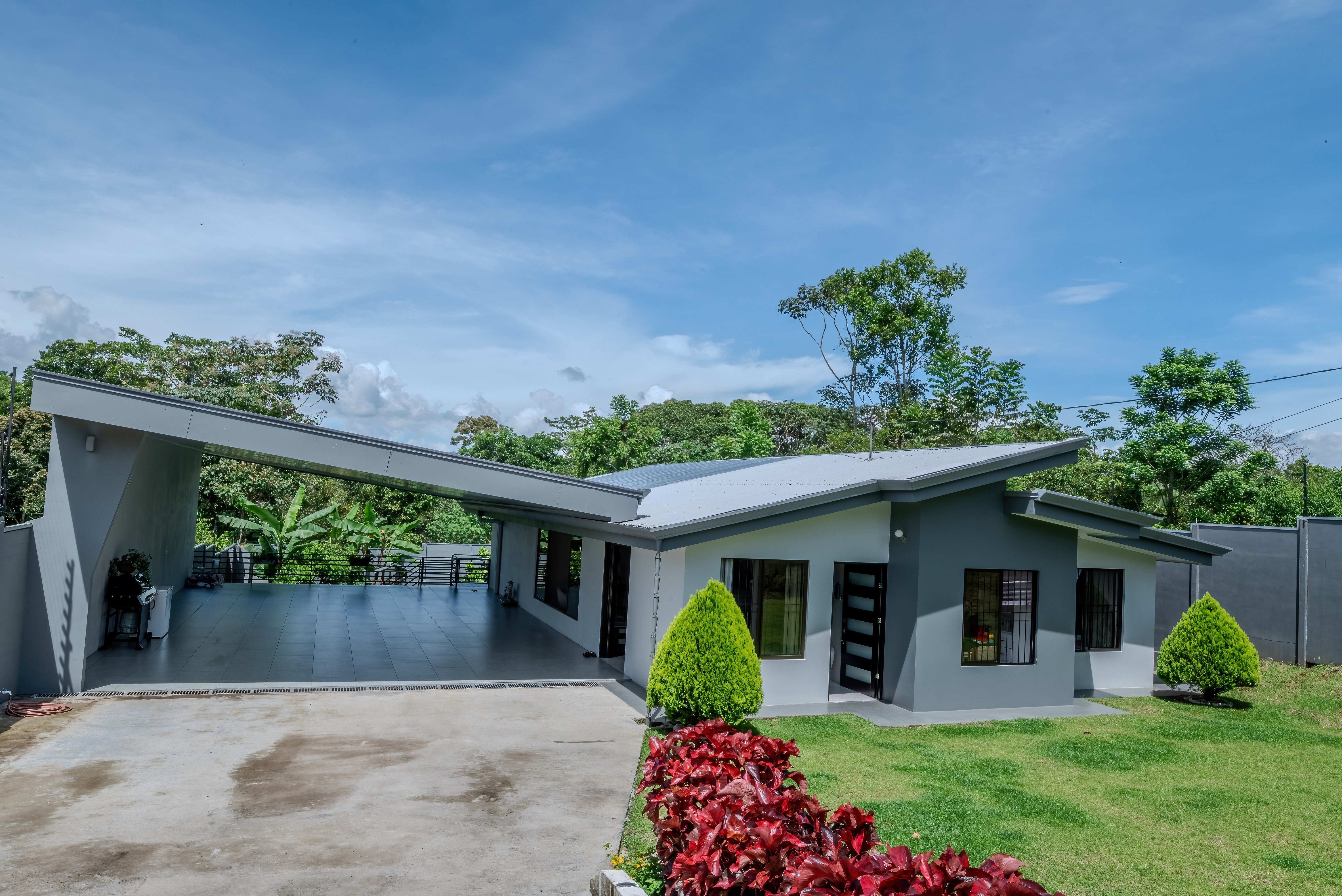 Modern 3-Bedroom Home in Penas Blancas, Perez Zeledon in San Isidro, Costa Rica