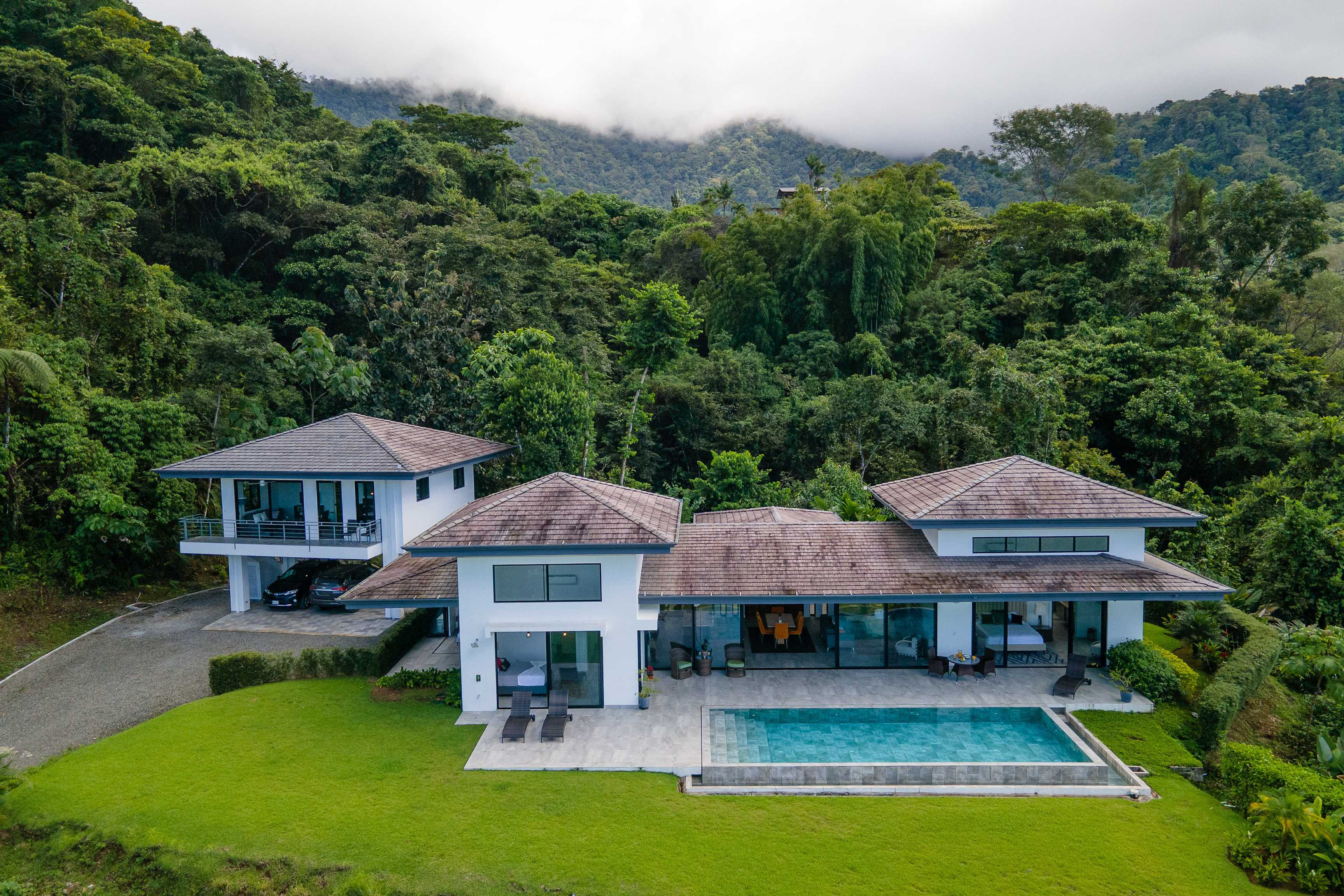 Furnished Rainforest-Edge Estate in Ojochal in Ojochal, Costa Rica