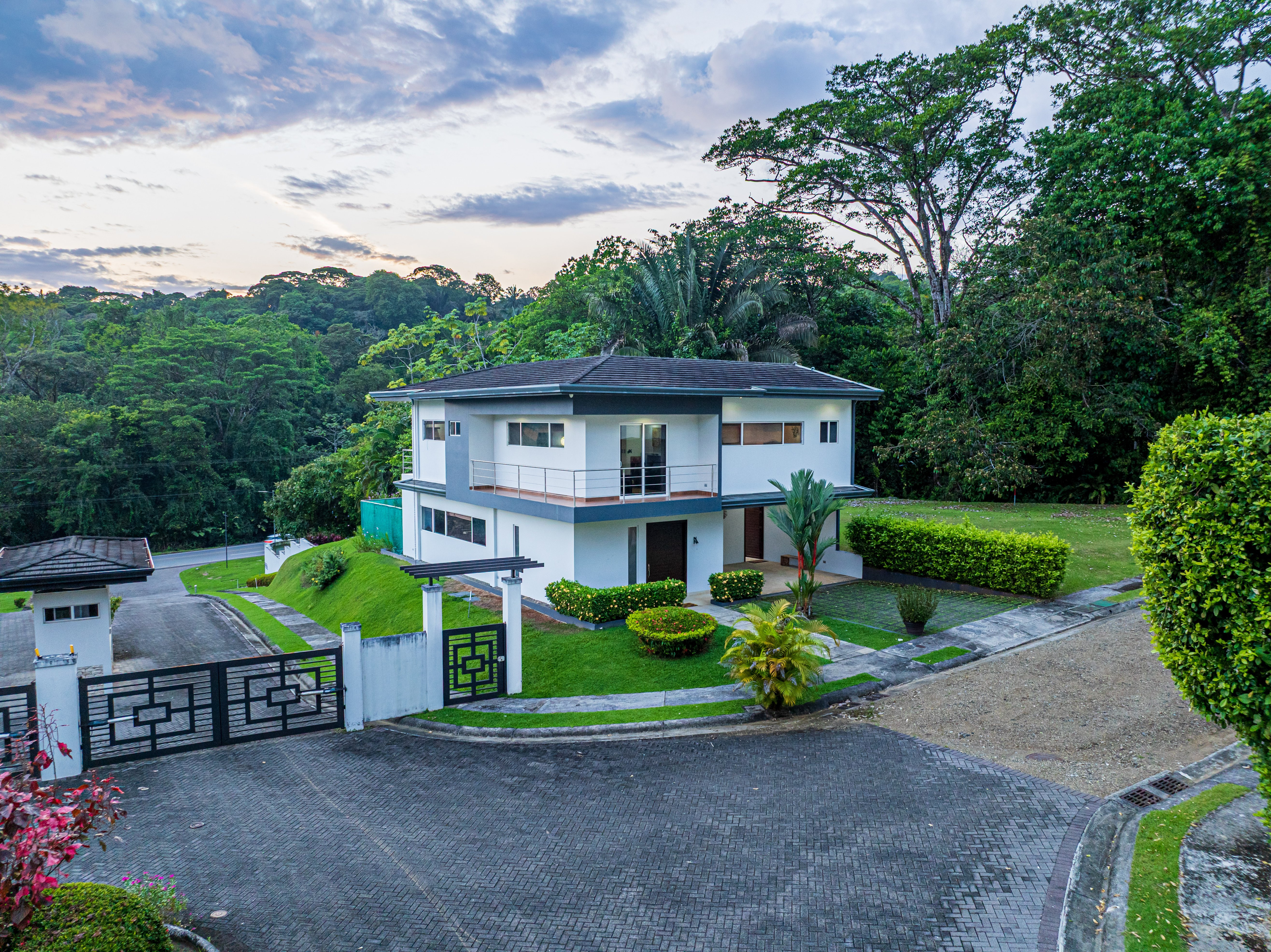 Tropical Villa in Playa Hermosa property photo 2